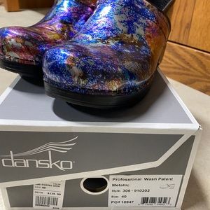 Womens Dansko size 40